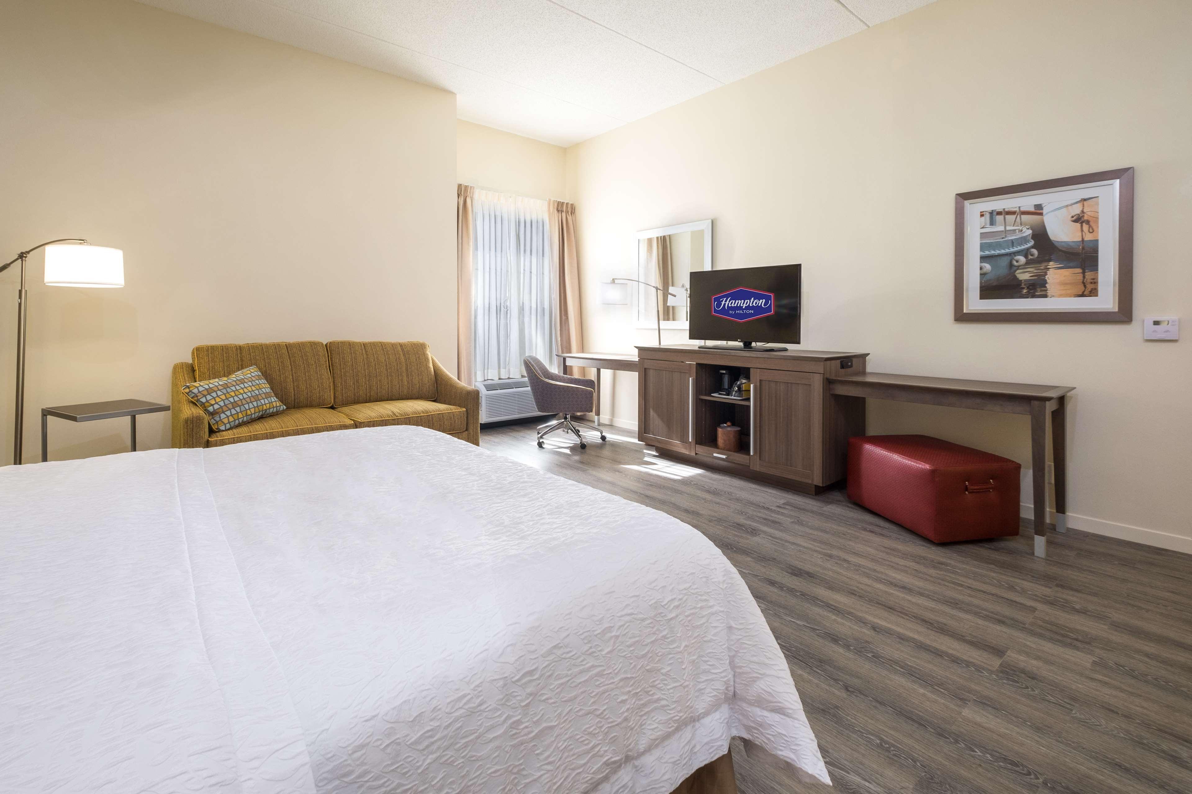 Hampton Inn Waterville Exterior photo