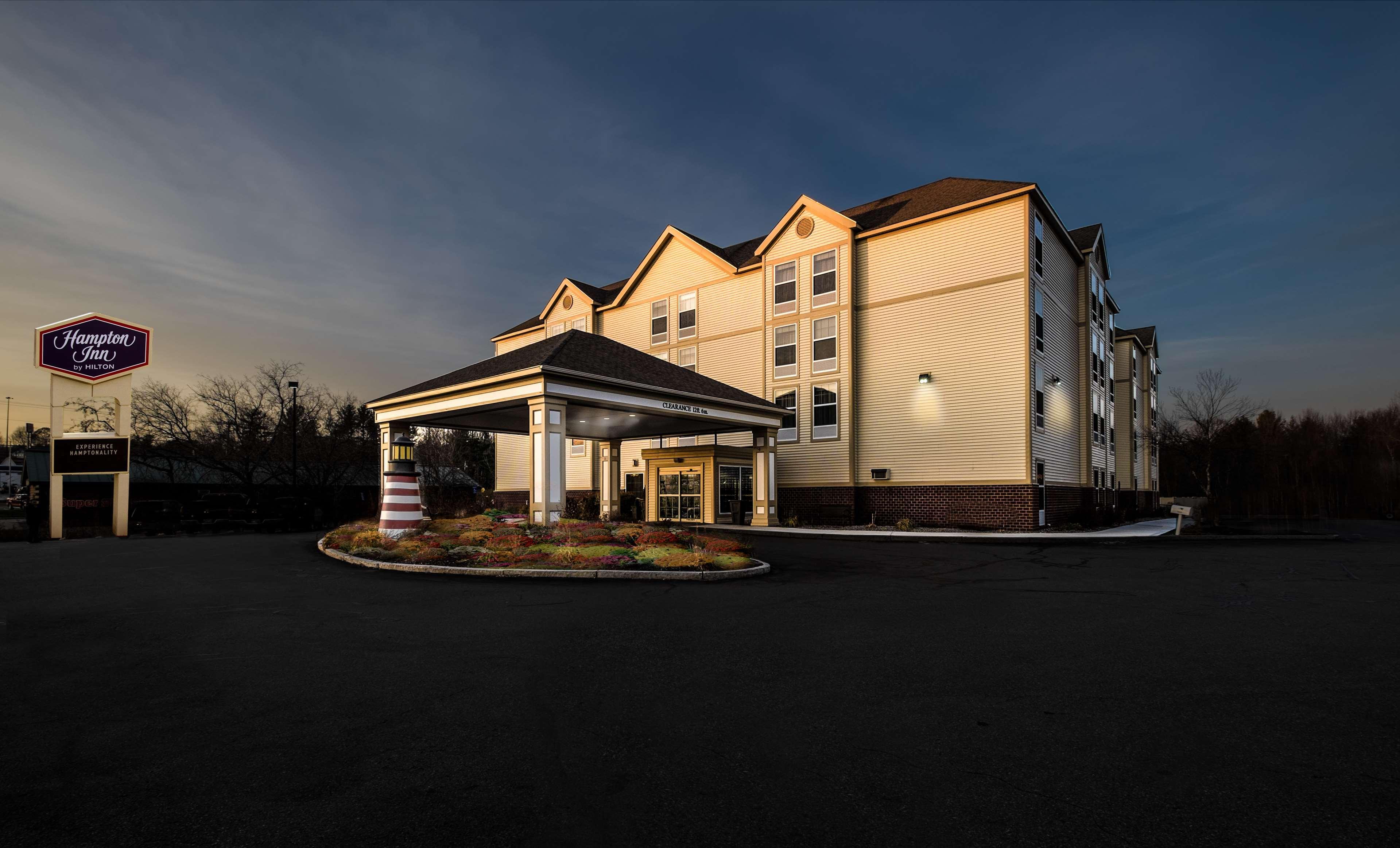 Hampton Inn Waterville Exterior photo
