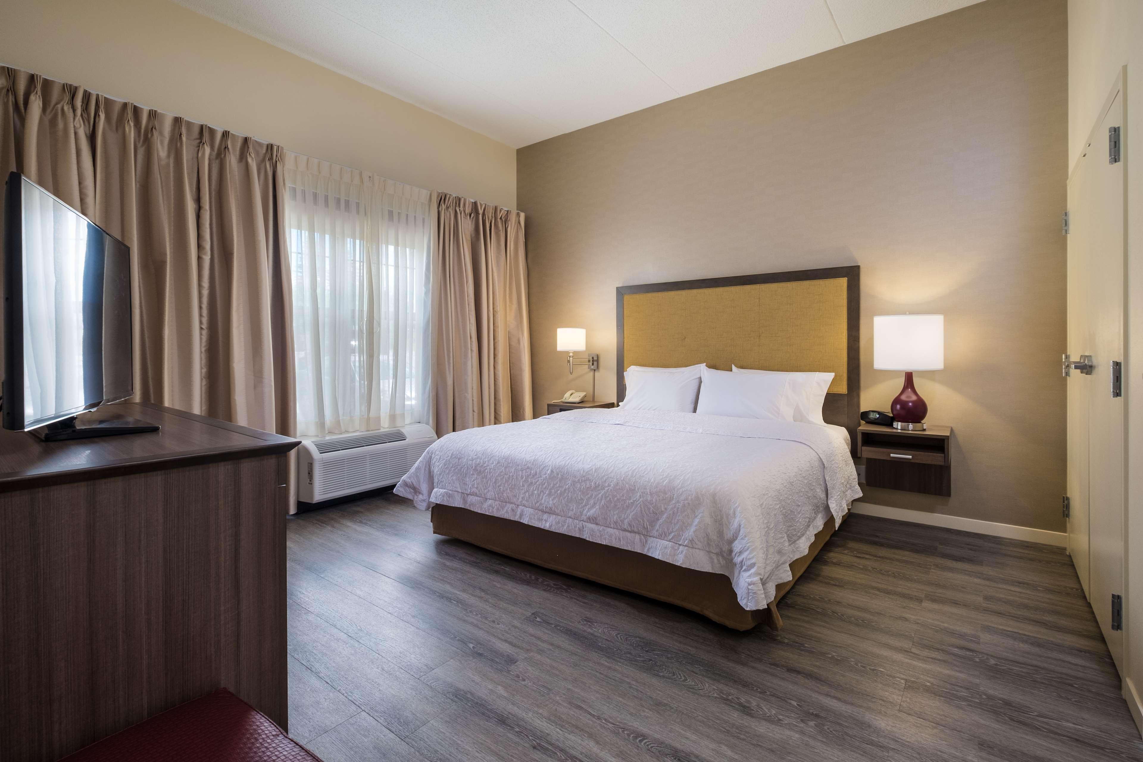 Hampton Inn Waterville Exterior photo